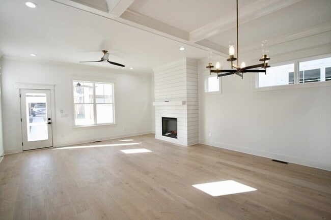 Building Photo - 1408 Lischey Ave