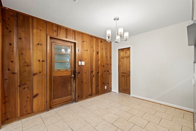 Building Photo - 618 Heidrich St
