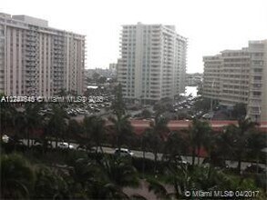 Building Photo - 1833 S Ocean Dr