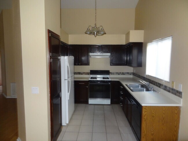 Building Photo - Beautifully Remodeled 3-Bedroom Home with ...