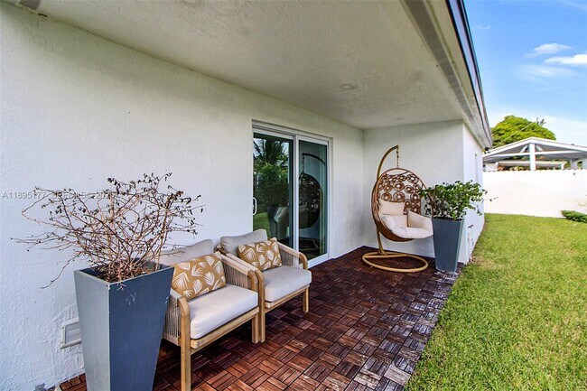 Building Photo - 18361 NE 20th Pl