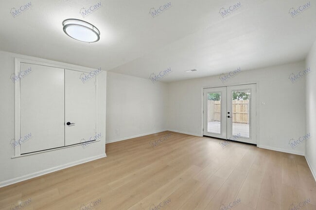 Building Photo - 822 Wildwood Ln