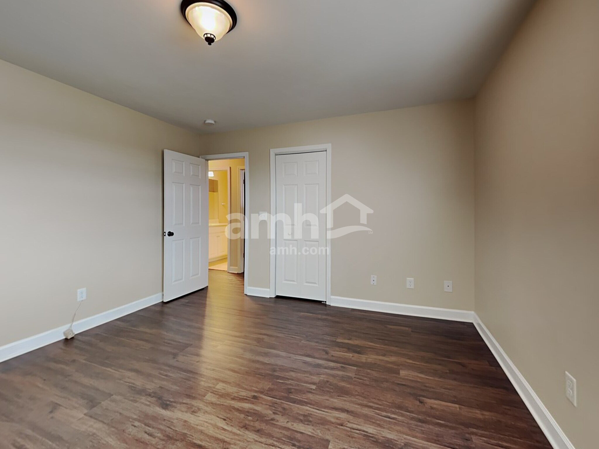 Building Photo - 405 Quick Silver Dr