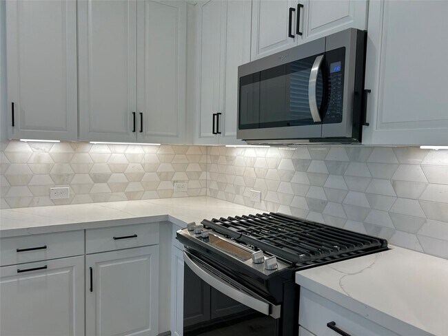 Building Photo - 15310 Spanish Ranchos Wy