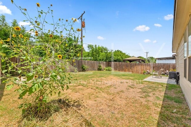 Building Photo - 1600 Cliffbrake Wy
