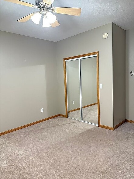 Building Photo - 15024 Peach Ave