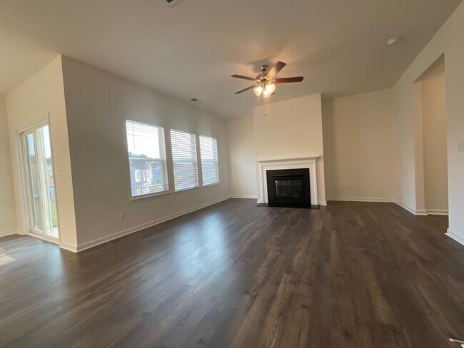 Building Photo - Nice 3 bedroom/2 bath - East Morristown