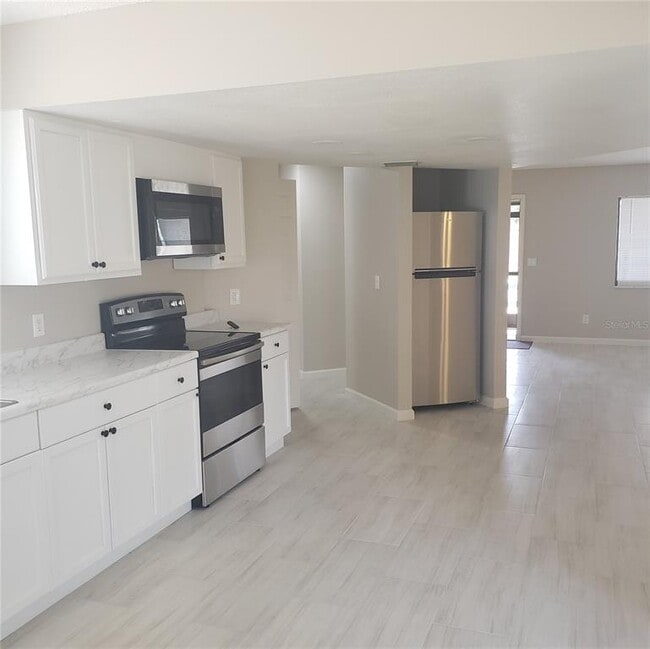 Building Photo - 13131 Lawrence St