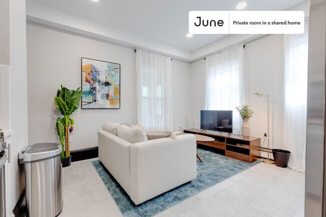 Building Photo - Room in Shared 3 bed/1 bath home