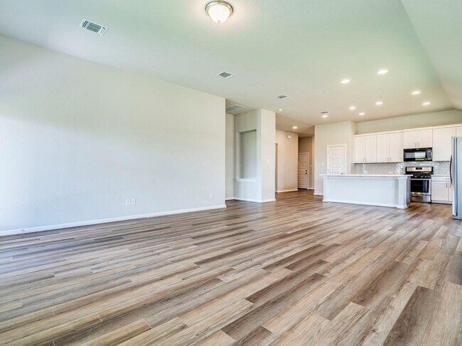 Building Photo - 270 Rimrock Ct