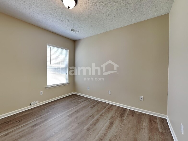 Building Photo - 537 Beverly Dr