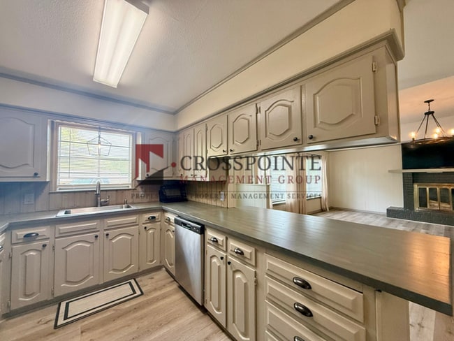 Building Photo - Almost Ready! 2 Bedroom 1 Bath ON Lake Palestine!