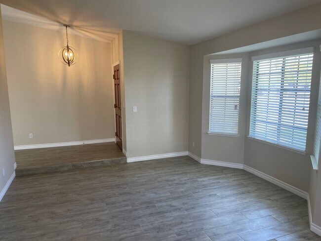 Building Photo - ***GORGEOUS SINGLE STORY BEAUTY IN THE HEA...