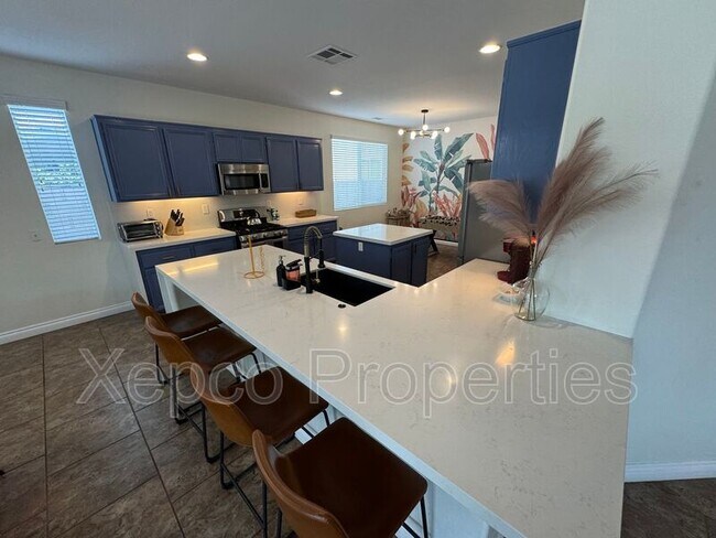 Building Photo - 80746 Diamondback Trail