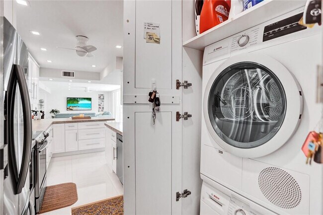 Building Photo - 5200 N Ocean Blvd