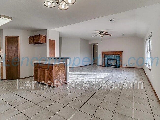 Building Photo - 1716 Briarcreek