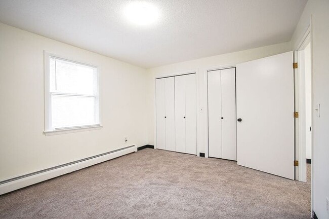 Building Photo - 878 St James Ave