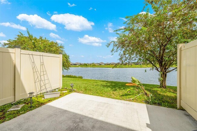 Building Photo - 9210 Hillcroft Dr