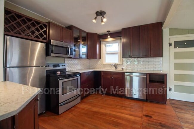 Building Photo - 1701 Franklin St