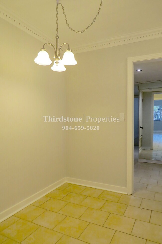 Building Photo - 2853 Lydia St