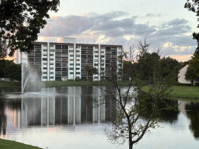 Building Photo - 2035 SW 15th St