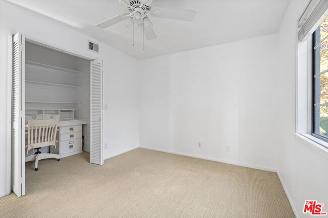 Building Photo - 4324 Willow Glen St