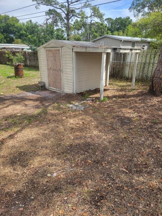 Building Photo - 8135 Tolles Dr