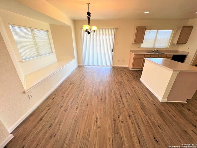Building Photo - 8214 Chestnut Manor Dr