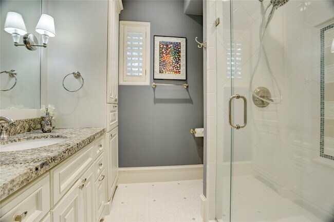 Building Photo - 5015 Jason St