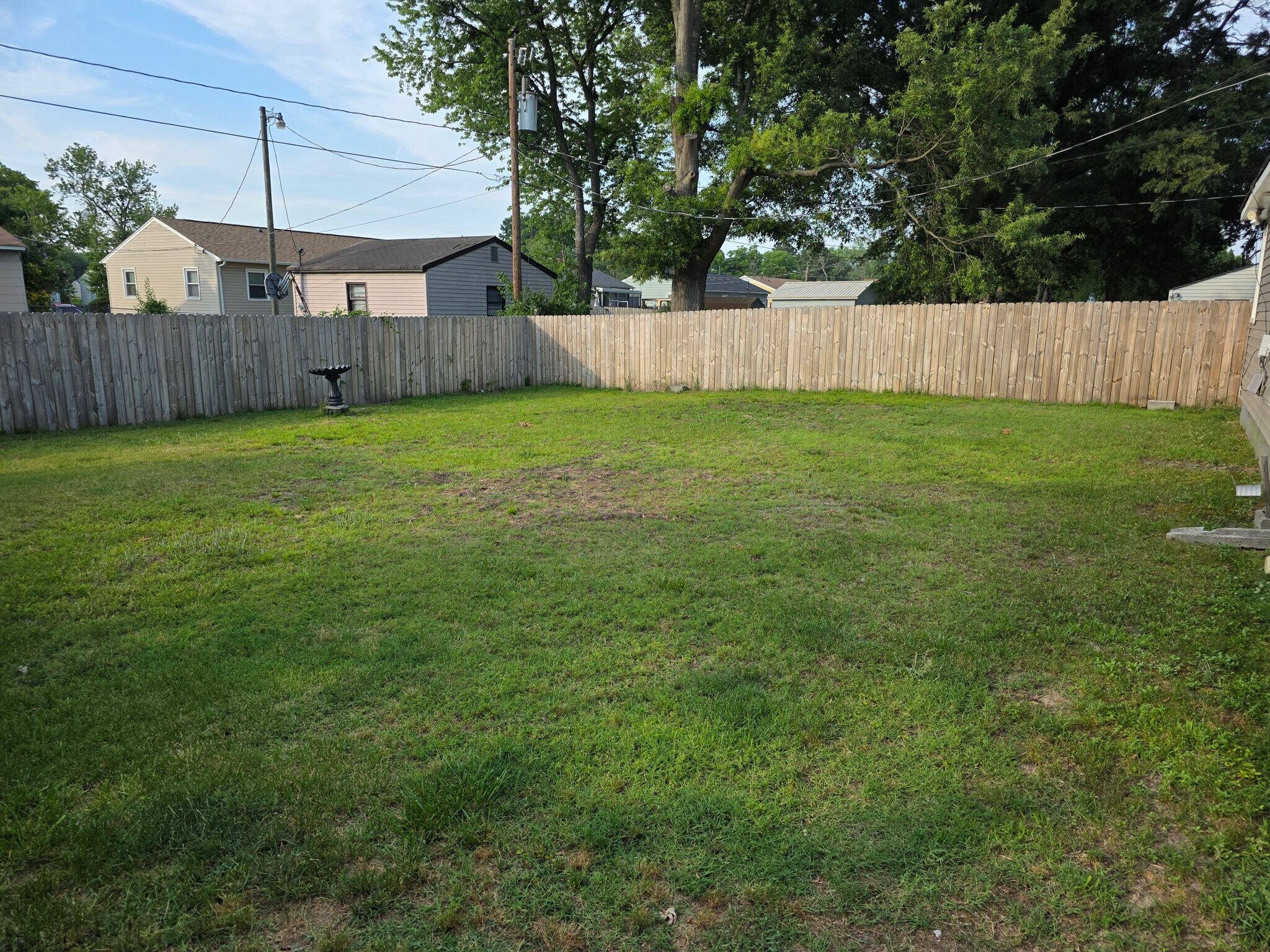 Building Photo - 5014 Hazelwood Rd