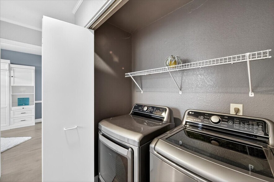 Building Photo - 7875 Canyon Meadow Cir