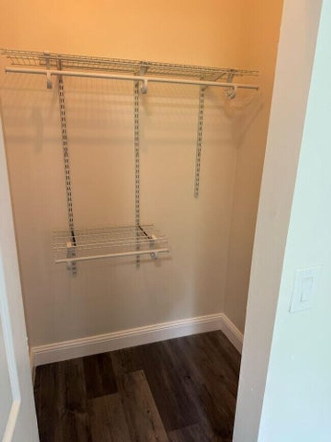 Building Photo - 5076 SW 38th Way