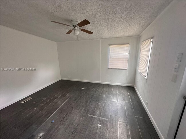 Building Photo - 3028 SW 50th St