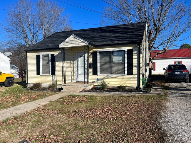 Building Photo - 2 Bedroom and 1 Bath Home