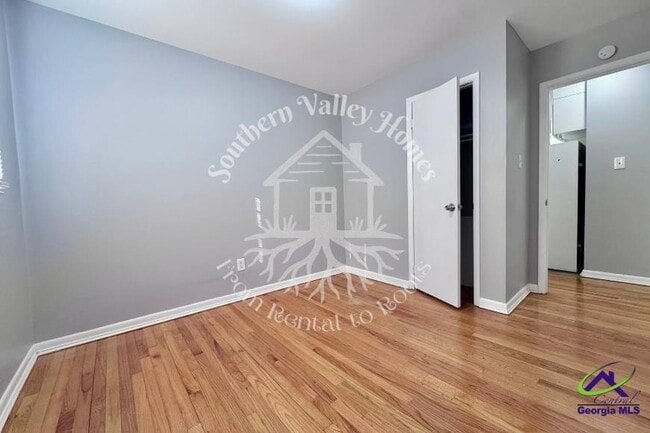 Building Photo - 305 Sparta St