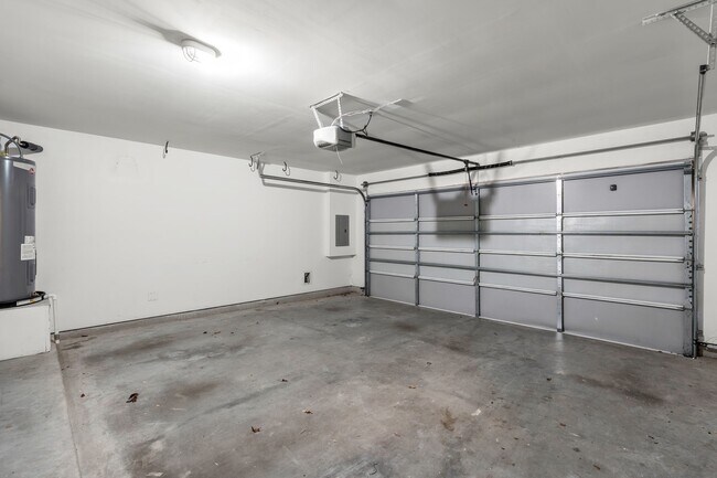 Building Photo - 349 Sydnor St