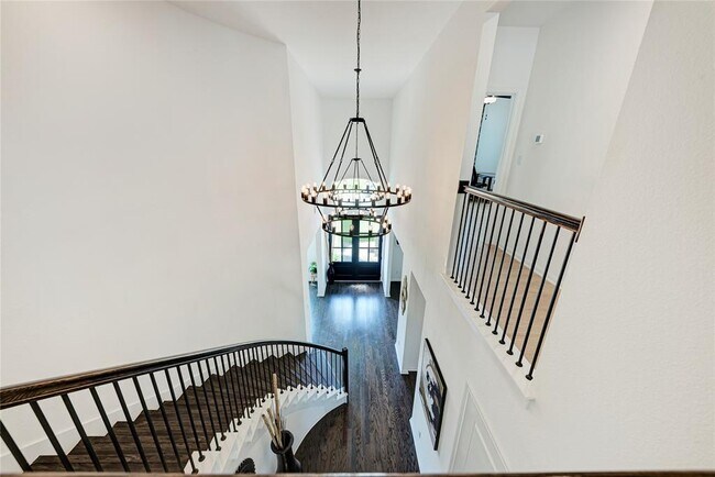 Building Photo - 5028 Olimpico Wy