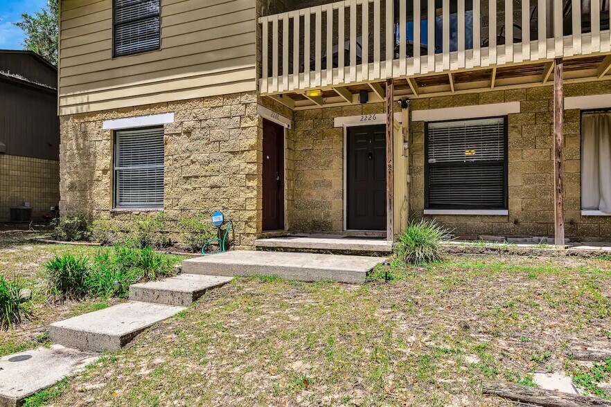 Building Photo - 2228 SW 39th Dr