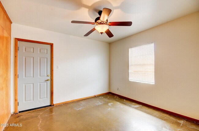 Building Photo - 1301 W Osborn Rd
