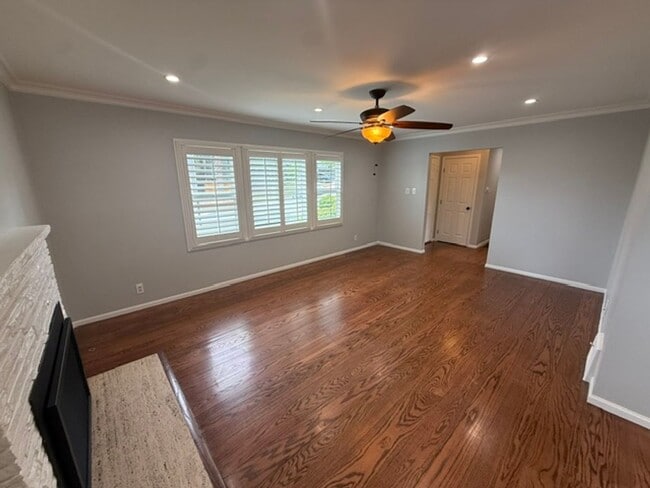 Building Photo - 3824 Fernwood St