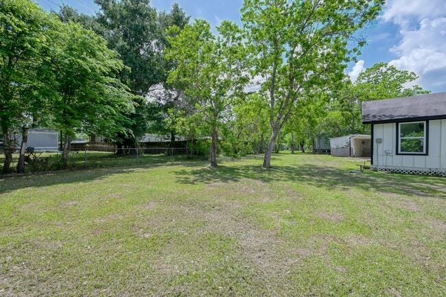 Building Photo - 29906 Hunters Rd