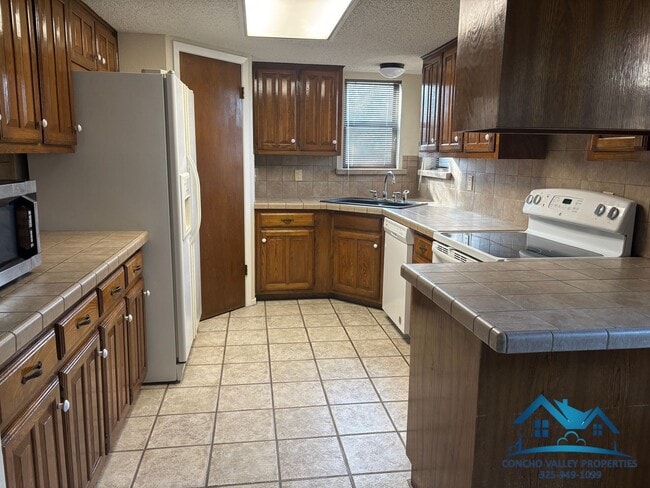 Building Photo - 3625 Briargrove Ln