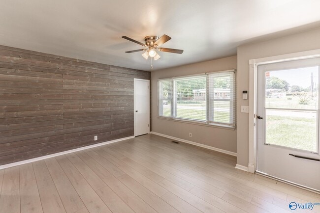 Building Photo - 3306 Reynolds Dr NW