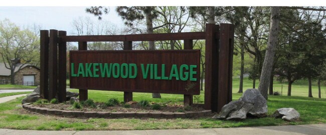 Building Photo - 2116 E Regency Plz