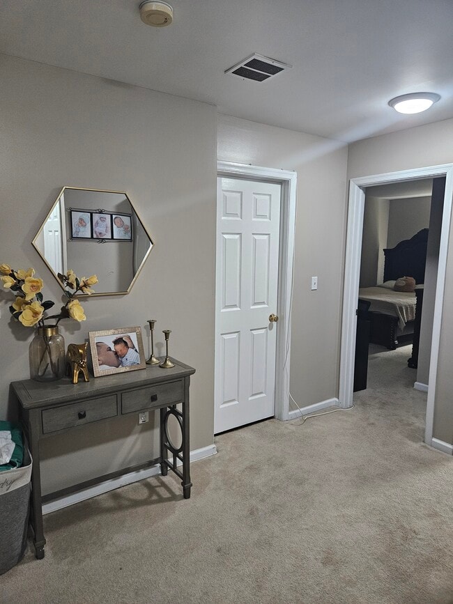 Building Photo - 125 Vernon Ct