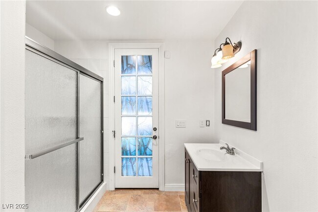 Building Photo - 9813 Moon Valley Pl