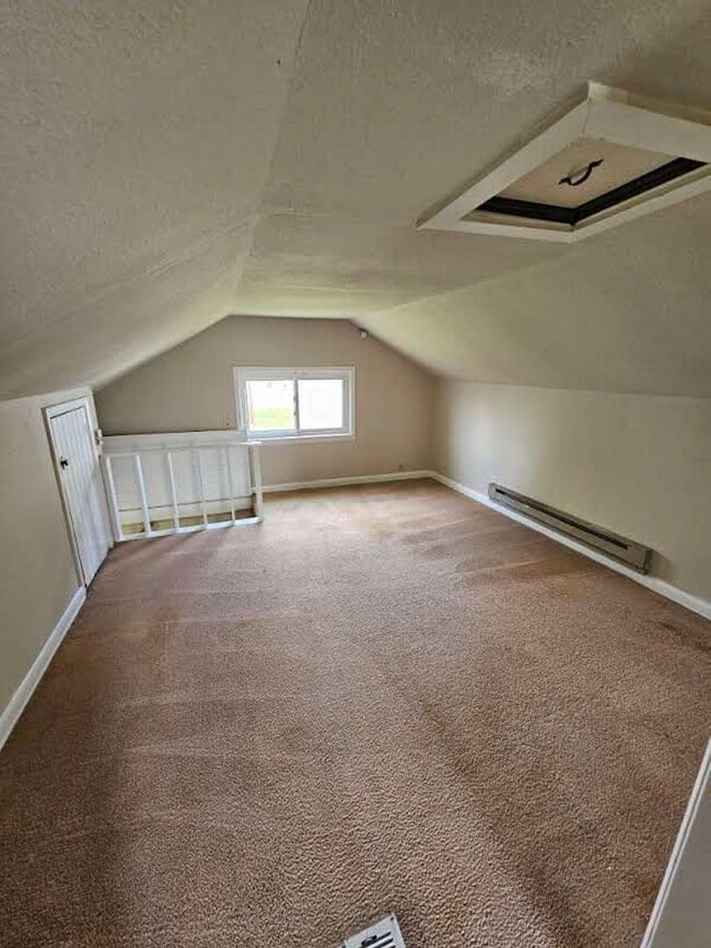 Building Photo - 405 W Pearl St