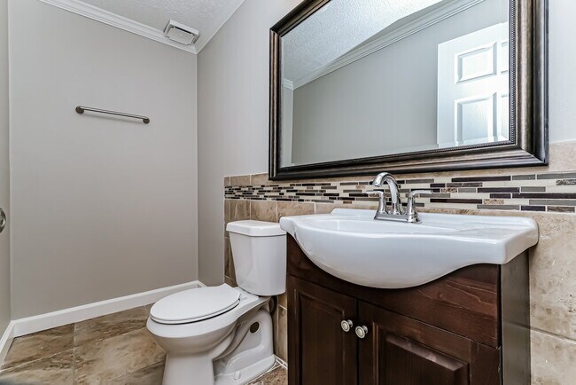 Building Photo - 13933 Oak Forest Blvd N