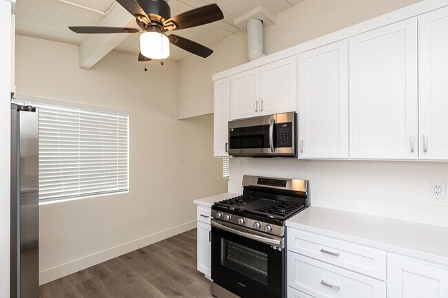 Building Photo - *** OCEANSIDE OASIS 2/1 WITH GARAGE, NEWLY...