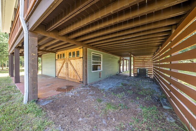 Building Photo - Serene 3-Bedroom Home on 1 Acre Lot